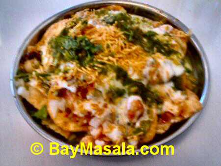 chaat bhavan dahi papdi  - Image © baymasala.com